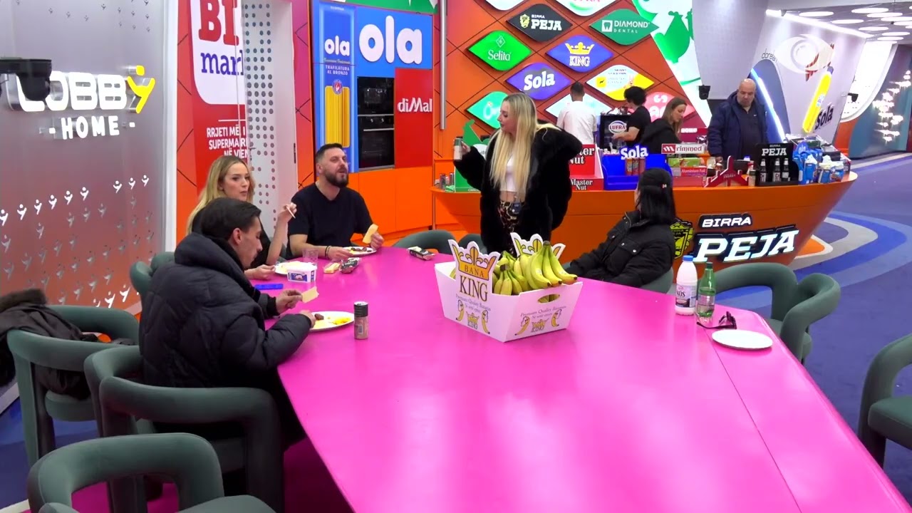 Armela po kalon tek Keijsi/ Lore bisedon me Lornën, Selin dhe me Mirin