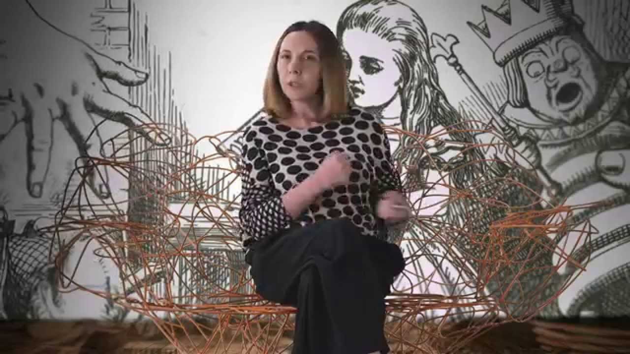 Watch Now Resenha do livro Alice no País das Maravilhas (Lewis Carroll) | Super Libris Resenha do livro Alice no País das Maravilhas (Lewis Carroll) | Super Libris