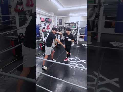 元ボクサーの44歳トレーナーが実戦で使えるフェイントを解説1