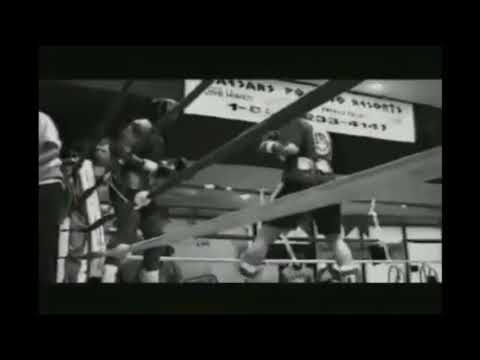 Jeremy Williams BODYSLAMS Lennox Lewis after Lennox tries to get cute and dirty! #boxing