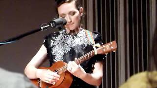 My Brightest Diamond - She Does Not Brave The War