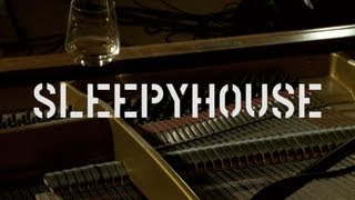 Session Vom Dach 01: SLEEPYHOUSE