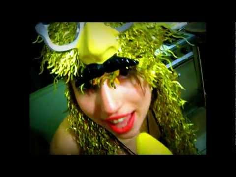 Los Micrófonos (Micromanía) - Tata Golosa [Bonobonass]