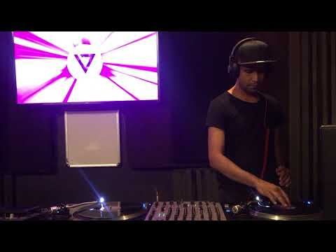 Audio Units - Vinyl Only Techno Isolation DJ Mix - April 2020