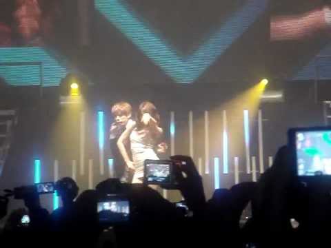 111205 HyunA & Hyunseung - Trouble Maker @ London