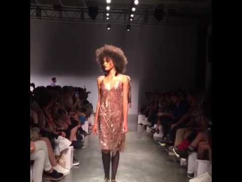 Eberle - Desfile Isaac Silva