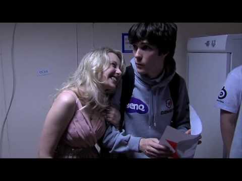 Alex Ich: My wife won't let me back home if I don't win! x_x