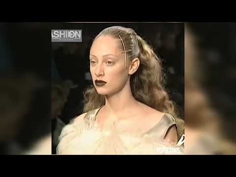 Talytha Pugliesi e Mariana Weickert : John Rocha - London Fashion Week 1999