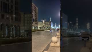 Download lagu Suasana malam pinggir jalan kota madinah #madinah #saudiarabia mp3