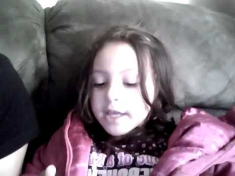 Keziah singing "A Whole New World"