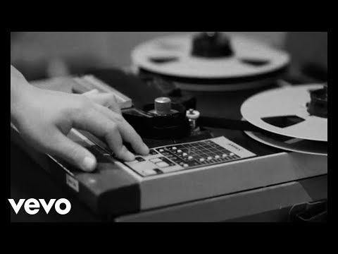 download lagu mp3 mp4 Tell Me How It Ends Bernard Fanning, download lagu Tell Me How It Ends Bernard Fanning gratis, unduh video klip Tell Me How It Ends Bernard Fanning