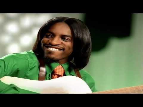 Outkast - Hey Ya! (Official Video) [4K Remastered]