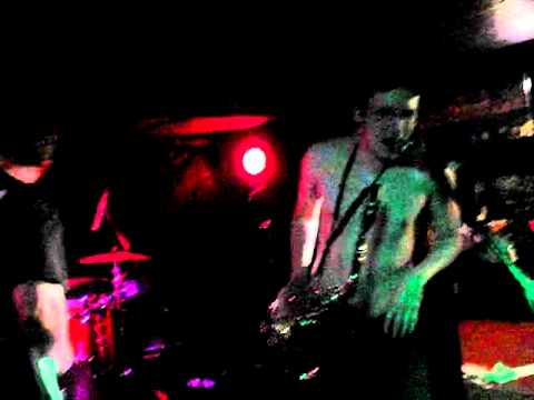 Vyčůrat a Spát - Můj čas je krátkej (live in 007)