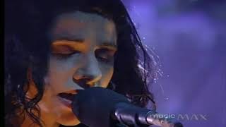 PJ Harvey &amp; Tricky. Later with Jools Holland BBC2 12.05.1998. &quot;Broken Homes&quot;