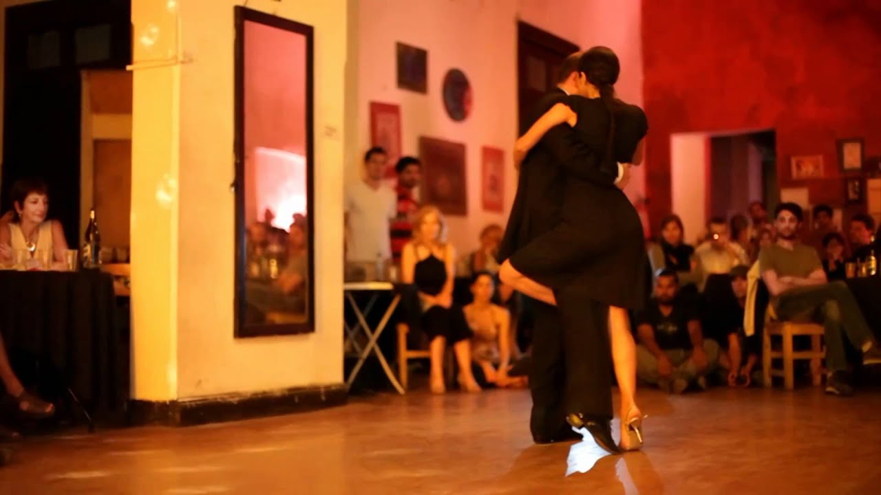 Sebastian de la Vallina & Mariana Dragone, Milonga En Orsay, 24.03.2011.f4v
