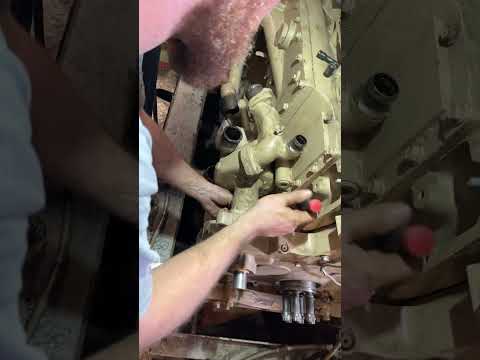 Installing The Freshwater Pump On A Cummins KTA19 #cummins #dieselpropower