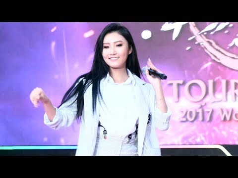 [4K] 170929 블레이드앤소울 월드챔피언쉽 마마무 화사 직캠 (Mamamoo Hwasa Fancam)