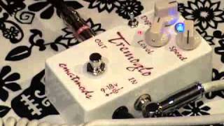Video thumbnail for Cmat Mods TREMOGLO tremolo guitar effects pedal demo by gearmanndude