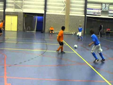 Ezra keept tegen t`Veerhuys