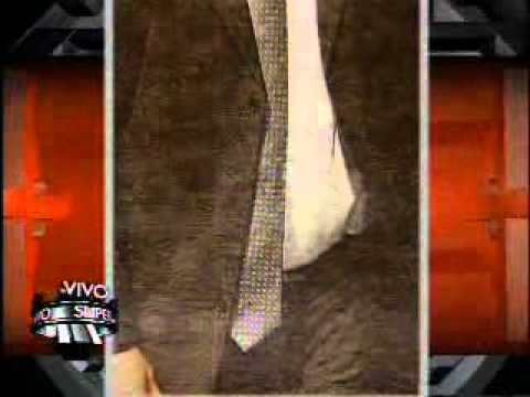 SuperXclusivo - Sin botón en la chaqueta Figueroa Sancha 11/4/10