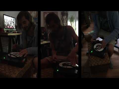 DJ Reaktionsschwach playing the 7PS at home