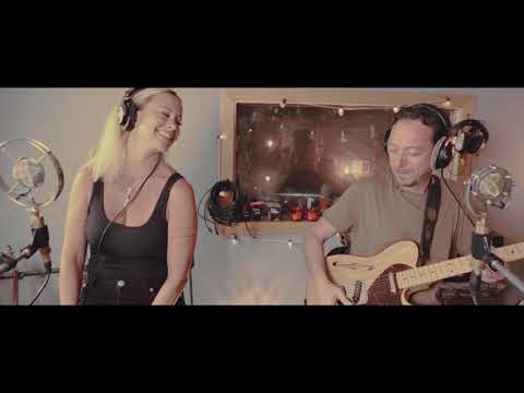 Gennaro Porcelli feat. Gretchen Rhodes - Call me the breeze (JJCale cover)
