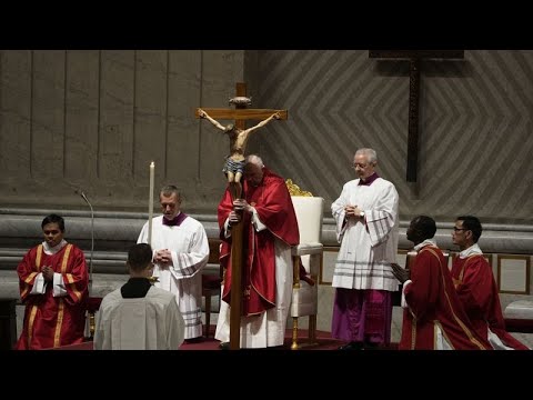 Video Thumbnail: Vor Ostern: Papst (87) nicht beim Kreuzweg ums Kolosseum in Rom dabei