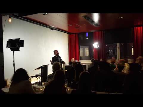 Brucia la Luna (The Moon is Burning)