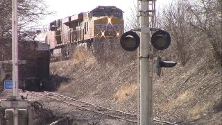 preview picture of video 'Union Pacific manifest on the Spine Line over US65 in Iowa Falls, Iowa!'