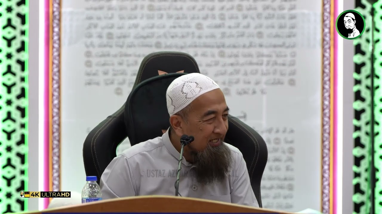Solat Sambil Baca Quran Di Dinding Masjid - Ustaz Azhar Idrus