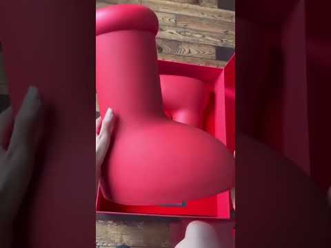 thumbnail video image 2 of 2023 MSCHF Astro Boy Botas Grandes Rojas Impermeables Para Hombres Y Mujeres Casa de los Tesoros unisex, 2 of 3