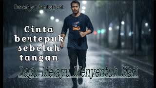 Download lagu Cinta Bertepuk Sebelah Tangan - Duasalapan band (Original Lirik Video) | Lagu Melayu | Lagu sedih mp3