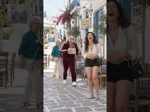 Πήγε για φλερτ… έγινε κρεμάστρα! 😂 #παραδοσιακη #funny #ρε #χωριό #funnyshorts