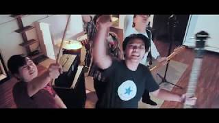Doodle Time Stories - Kau Tak Sendiri (Official Music Video)