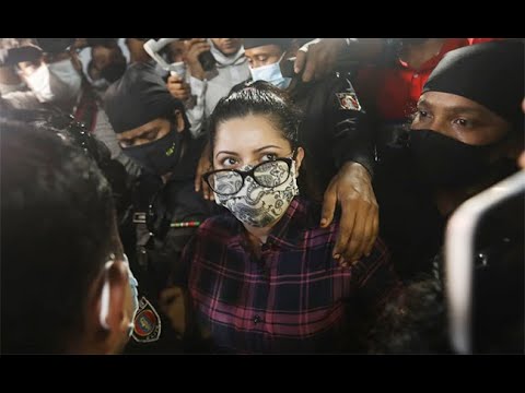 বিপুল পরিমাণ মাদকসহ চিত্র নায়িকা পরীমনিকে আটক করেছে র‌্যাব