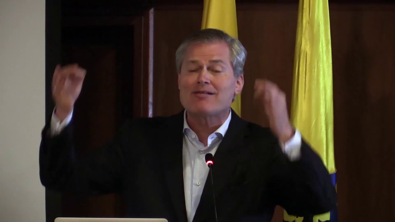 Conferencia Gunter Pauli: "Desarrollo del concepto teórico de la Economía Azul a nivel mundial"