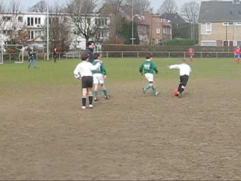 leonidas E3- Geertruidse boys E1 20-3-2010