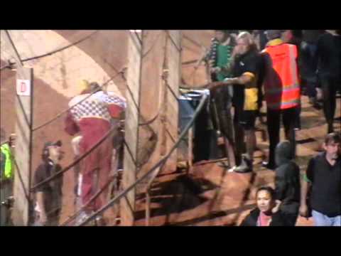 Matt Smith 46m Super Saloon huge crash, destruction at Baypark Speedway 9 April 2011