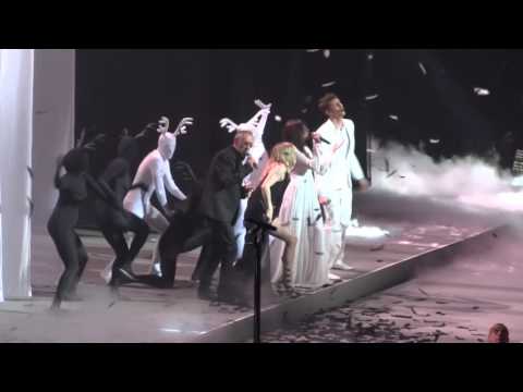 Videoclip de Chandelier (Live Version) — Les Enfoirés