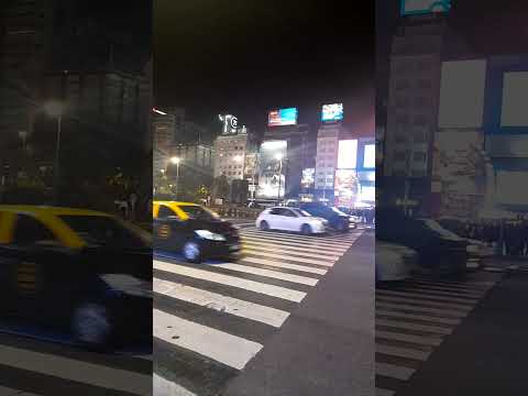 Obelisco Buenos Aires.Cruzamento av.9 de julio e av. corrientes.