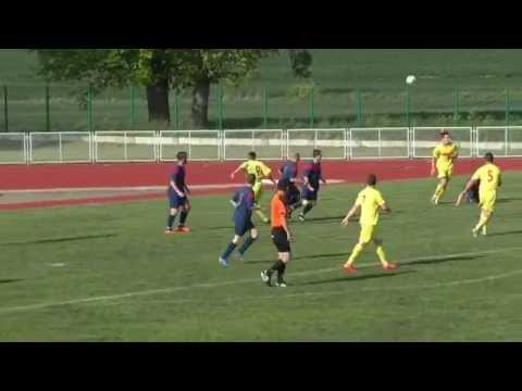 Zorza Zarzecze  -  KS  Czuwaj Przemyśl   17 05 2015 r  pierwsza połowa meczu.