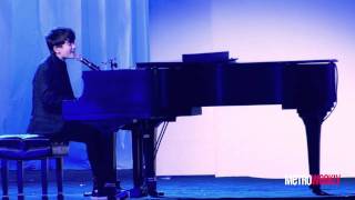 Greyson Chance sings &quot;Purple Sky&quot; at 2011 HRC Dinner