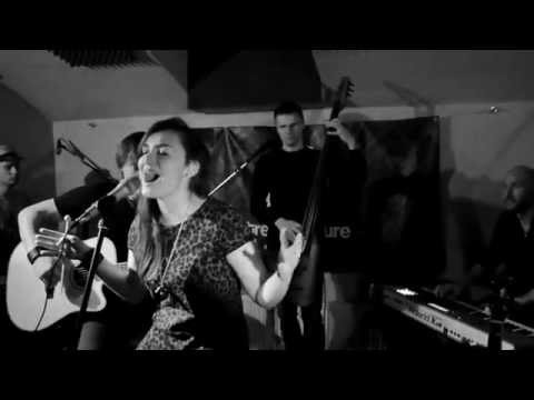 Monna - MONNA: Addiction (live & unplugged @ Radio Streetculture)