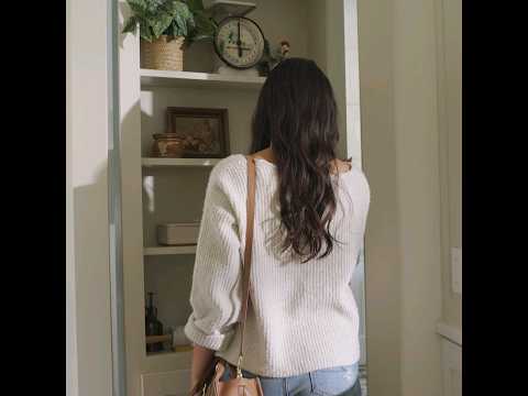 A bookcase door is better than a normal door 😉 #murphydoors  #bookcasedoor #bookshelfdoor