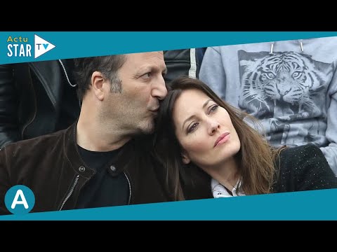 Mareva Galanter et Arthur : souvenir avec leur fille Manava, 7 ans, jolie petite sirène sur la plage