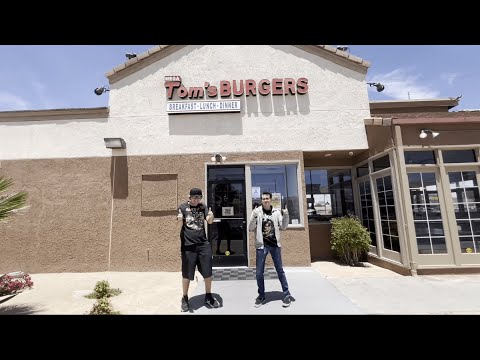 LET'S SAVE MEGA TOMS IN APPLE VALLEY!!!! | Mega Tom's Burgers Review