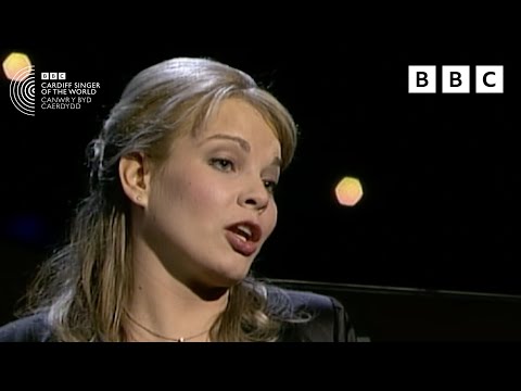 Elīna Garanča - Canción by Manuel de Falla (CSOTW, 16th June 2001)