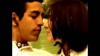 Hay siempre un sentimiento muerto en un corazon roto Video Oficial