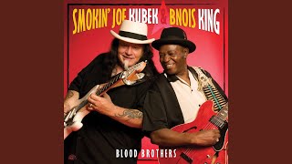 Musik-Video-Miniaturansicht zu Flame Thrower Songtext von Smokin' Joe Kubek And Bnois King