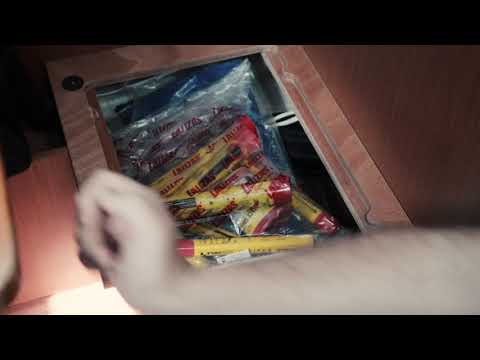 E Check in S:Y DENEB  BOSSUN CHAIR - FIRST AID KIT - FLARES  BAVARIA CRUISER 40